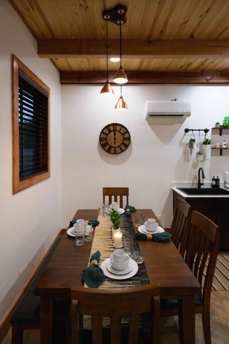 Little Dutch Cabin #3 - 12 Min To Magnolia-Baylor Bellmead المظهر الخارجي الصورة