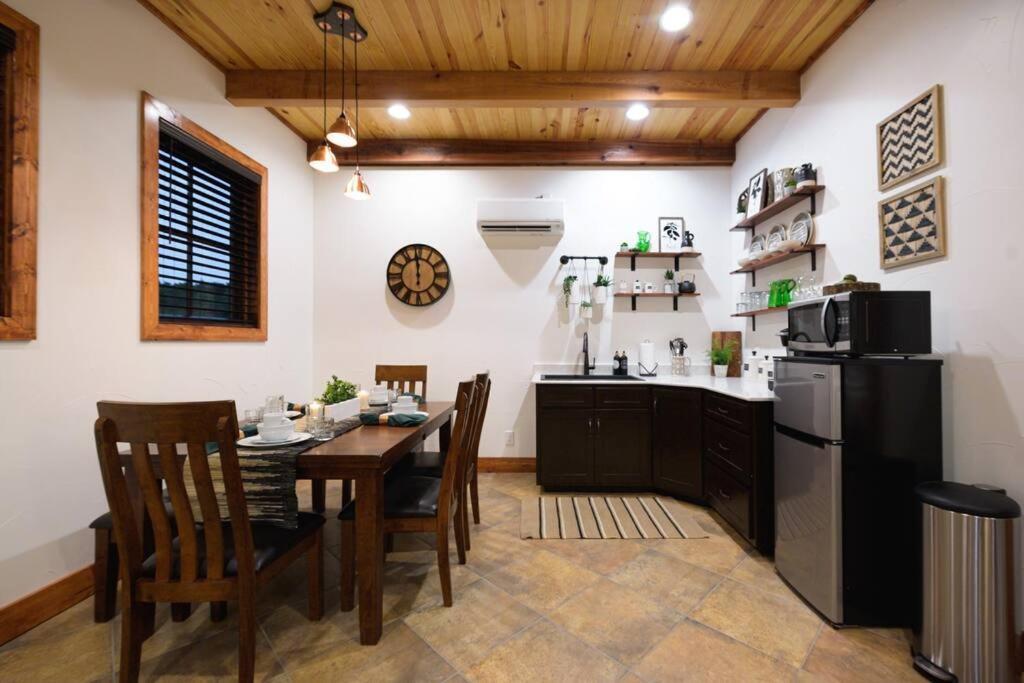 Little Dutch Cabin #3 - 12 Min To Magnolia-Baylor Bellmead المظهر الخارجي الصورة