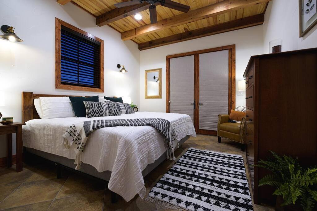 Little Dutch Cabin #3 - 12 Min To Magnolia-Baylor Bellmead المظهر الخارجي الصورة