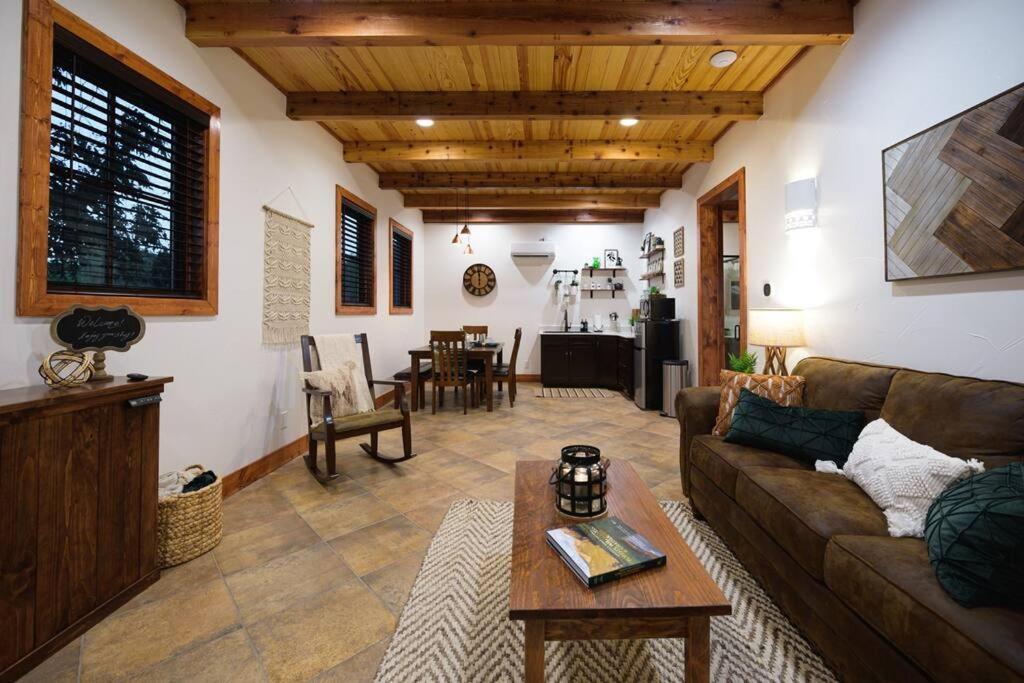 Little Dutch Cabin #3 - 12 Min To Magnolia-Baylor Bellmead المظهر الخارجي الصورة